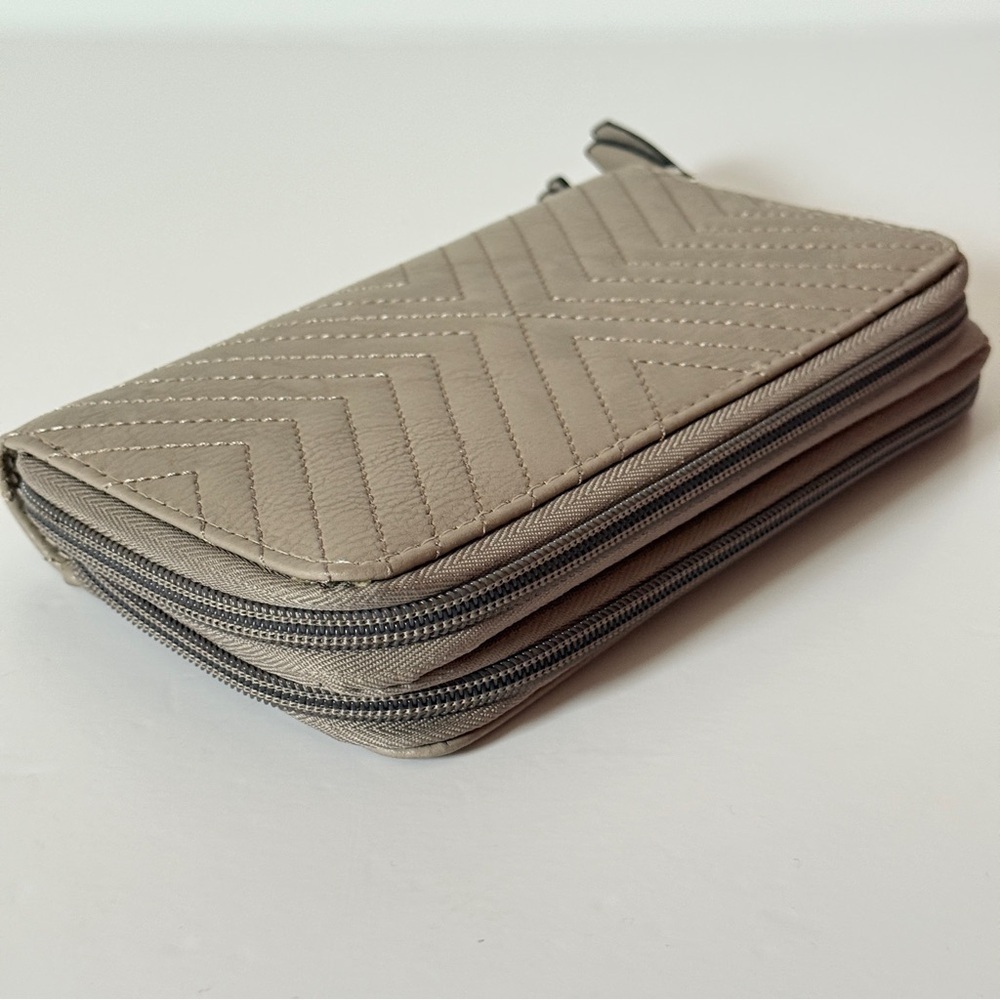 Beige Tone Accordion Clutch Wallet with a Leopard Print Interior Zipper - Picture 3 of 9